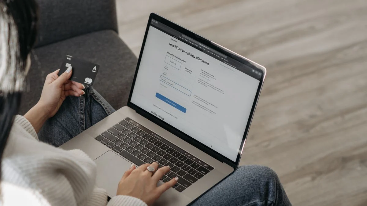 Данные из формы захвата: 4 точки до CRM, где их могут перехватить